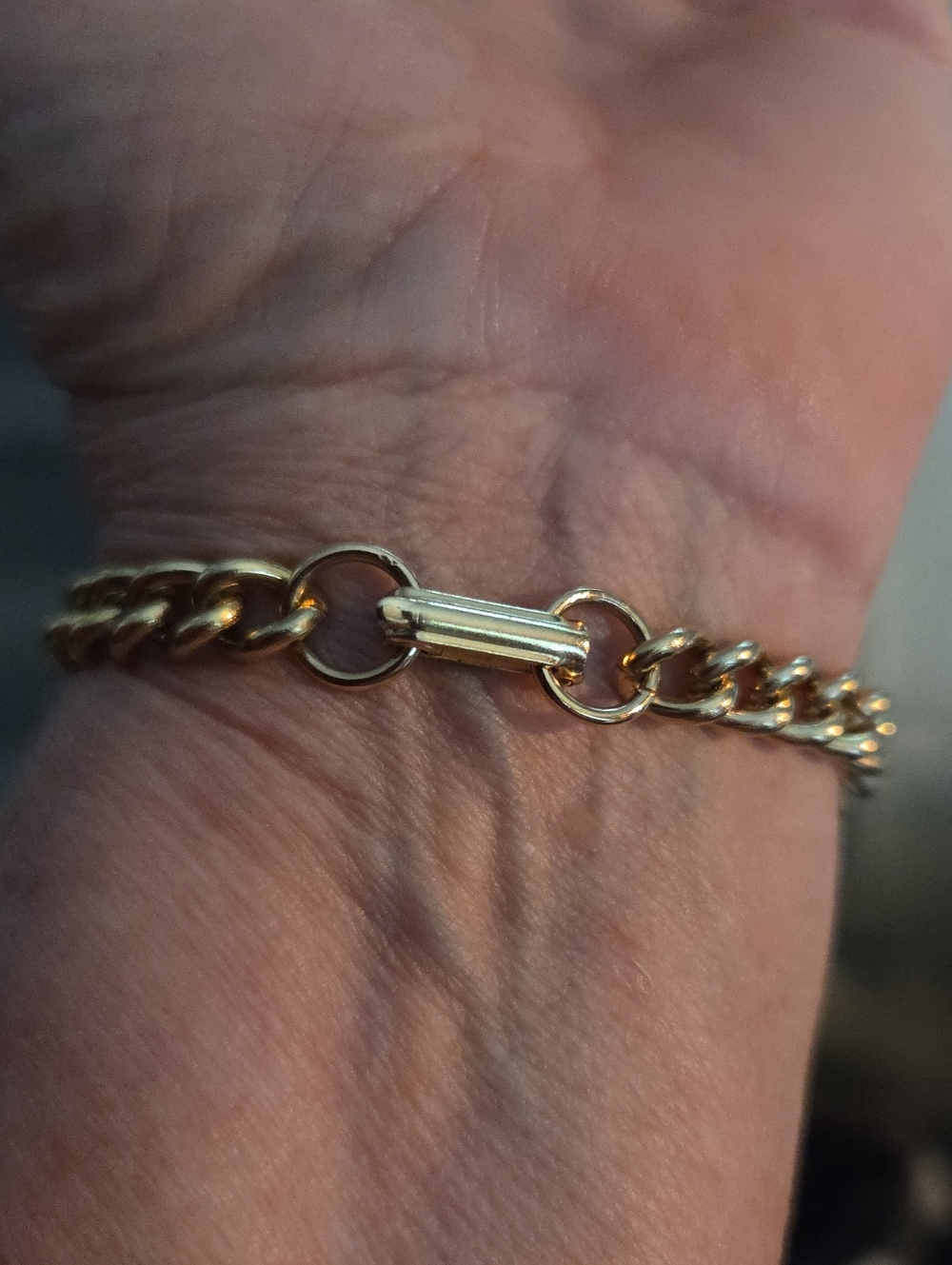 Charm Bracelet Gold Tone 7 Inches - Picture 4 of 4